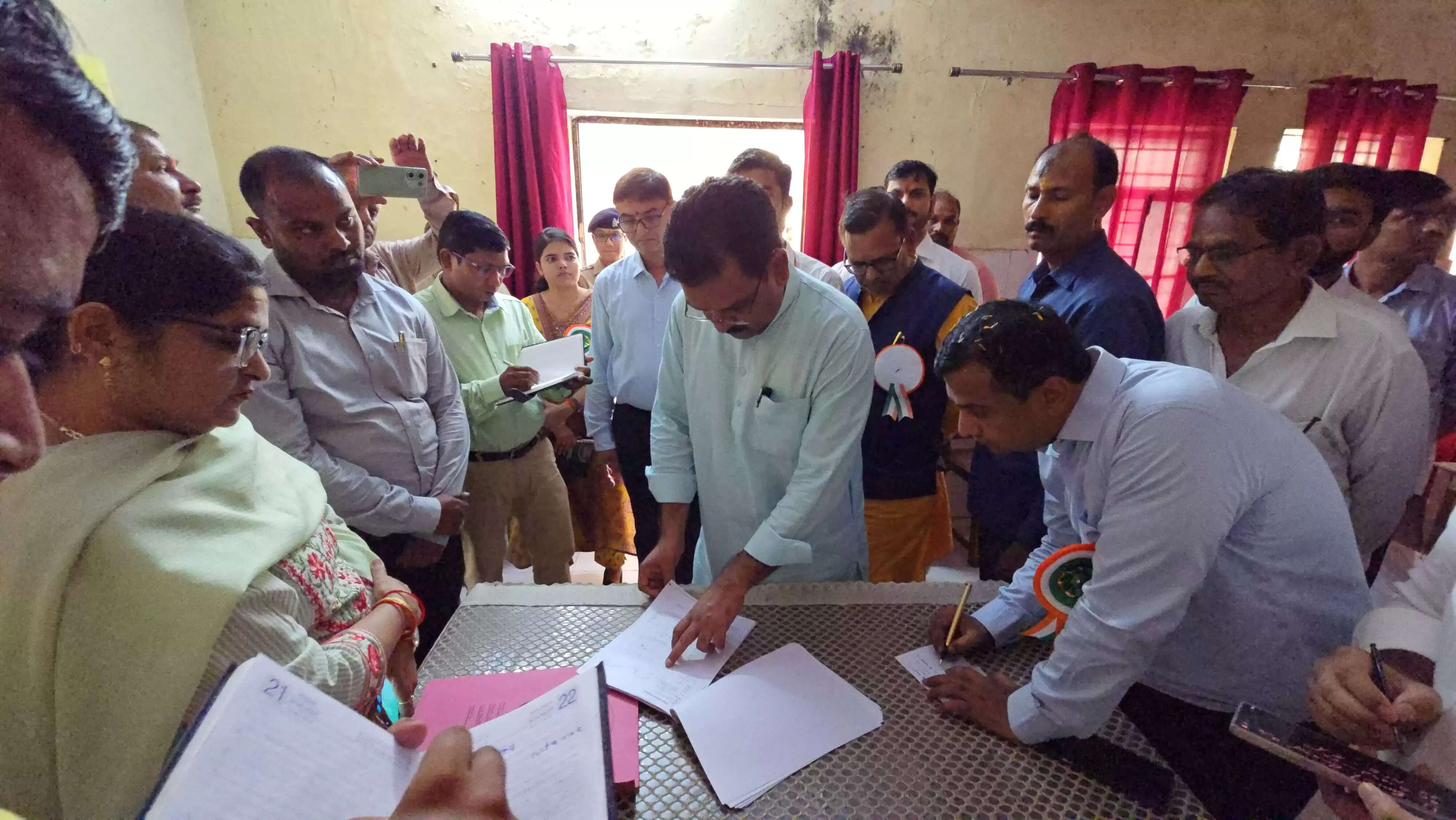 बाराबंकी की जिला समाज कल्याण अधिकारी और छात्रावास निरीक्षक निलंबित