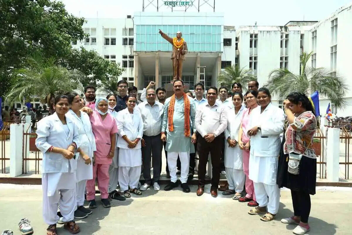 रायपुर : बाबा साहेब के विचारों पर चलकर ही बनेगा बेहतर समाज: स्वास्थ्य मंत्री जायसवाल