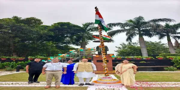 एमसीडी में स्वतंत्रता दिवस पर समारोह का आयोजन, महापौर ने राष्ट्रीय ध्वज फहराया