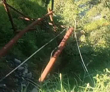 यमुनोत्री धाम समेत 12 से अधिक गांव में बिजली गुल
