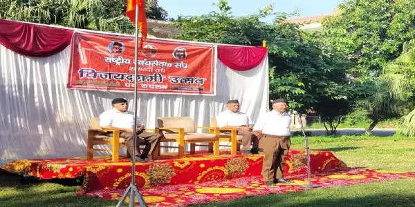 आरएसएस का संचलन : शाखा पद्धति ही संघ की रीढ़ : डॉ. शैलेन्द्र