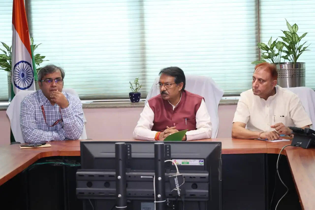 हर्ष मल्होत्रा की अध्यक्षता में गाजीपुर डंप साइट पर लिगेसी वेस्ट के निस्तारण की प्रगति की उच्च स्तरीय समीक्षा बैठक