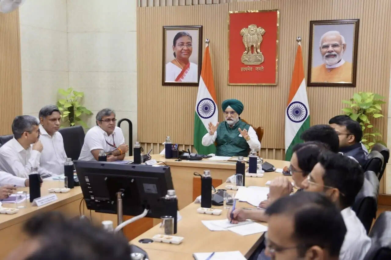 एमसीडी को टोल गेट जाम की समस्या को लेकर इंदौर मॉडल का अध्ययन करने का निर्देश