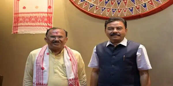 असम दौरे पर विधानसभा अध्यक्ष देवनानी, मुख्यमंत्री हिमंता बिस्वा सरमा और स्पीकर रंजीत दास से की मुलाकात