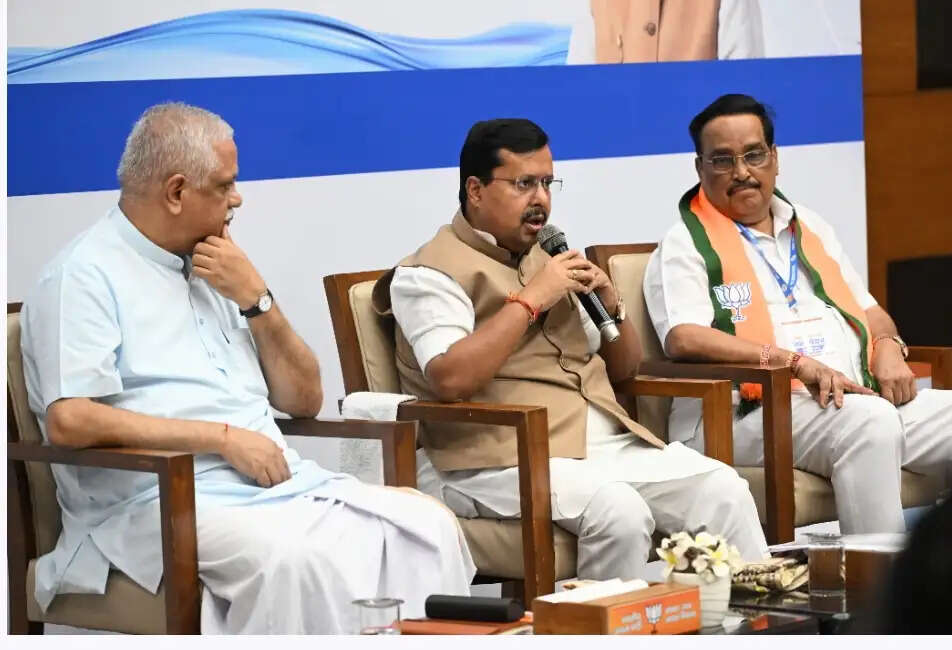 भाजपा शासित राज्यों के जल शक्ति मंत्रियों की दो दिवसीय 'जल मंथन' कार्यशाला का समापन, सुशासन और जल प्रबंधन पर दिया जोर