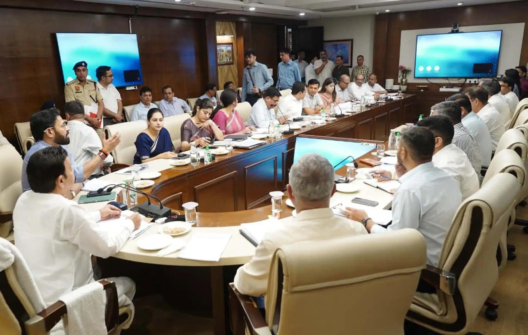 गुरुग्राम: मॉनसून में जलभराव रोकने को 15 जून से पहले हों सभी प्रबंध: राव नरबीर सिंह