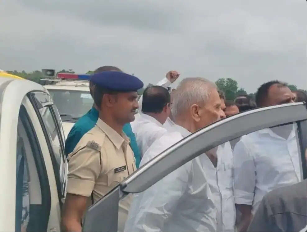 वीरपुर एयरपोर्ट निर्माण की बढ़ी उम्मीद, उपमुख्यमंत्री ने किया निरीक्षण