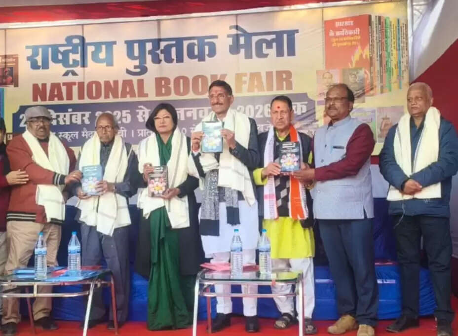 किताबों से बेहतर साथी मोबाइल नहीं हो सकता: संजय सेठ