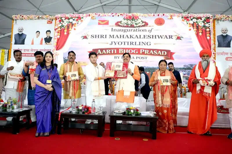 डाक विभाग को सबसे बड़ी लाजिस्टिक शक्ति के रूप में करेंगे स्थापित: केन्द्रीय मंत्री सिंधिया