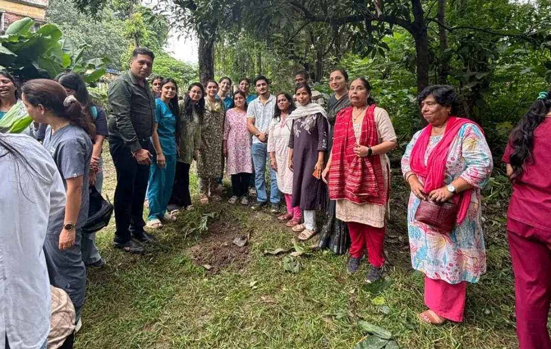 ऋषिकुल में पौधरोपण अभियान, पर्यावरण संरक्षण के साथ आयुर्वेद परंपरा सहेजने का संकल्प