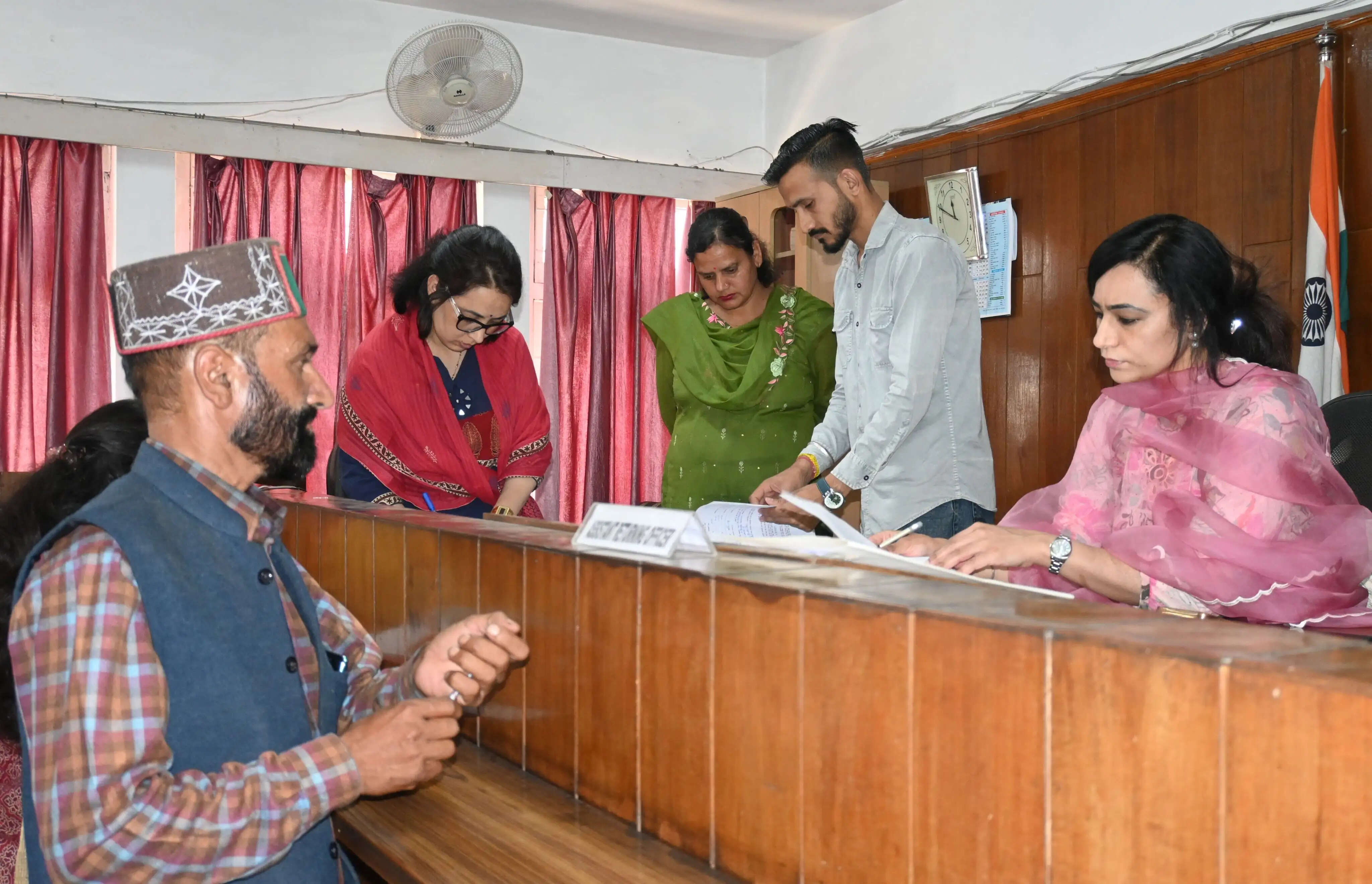 मंडी जिला में जिला परिषद के नामांकन पत्रों की हुई जांच, अधिकांश सही पाए गए
