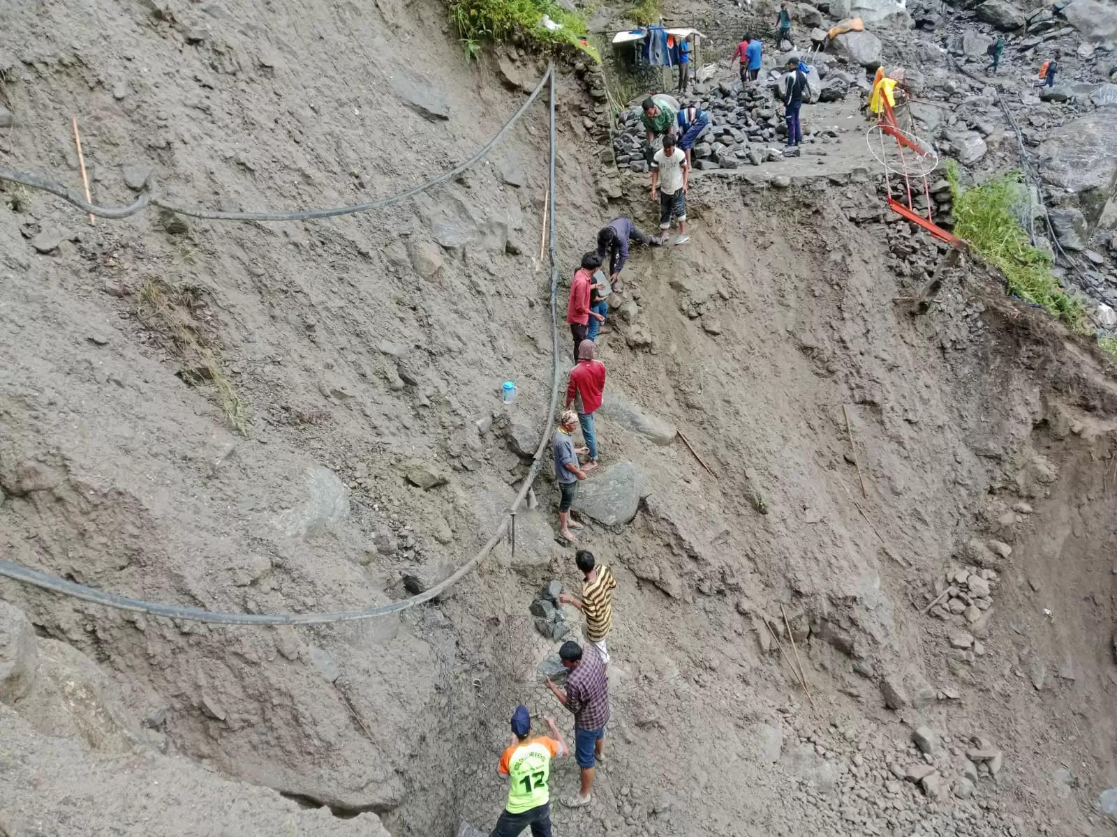 केदारघाटी आपदा : छठवें दिन रेस्क्यू जारी, मौसम के चलते हवाई रेस्क्यू नहीं हो सका शुरू