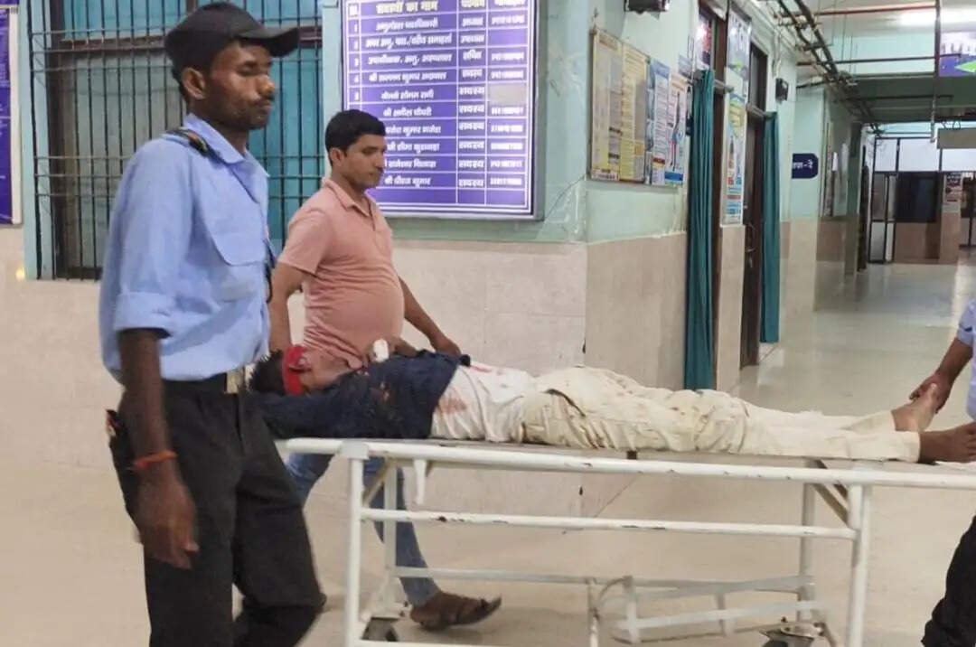 सुपौल में दो बाइकों की आमने-सामने टक्कर, एक युवक गंभीर