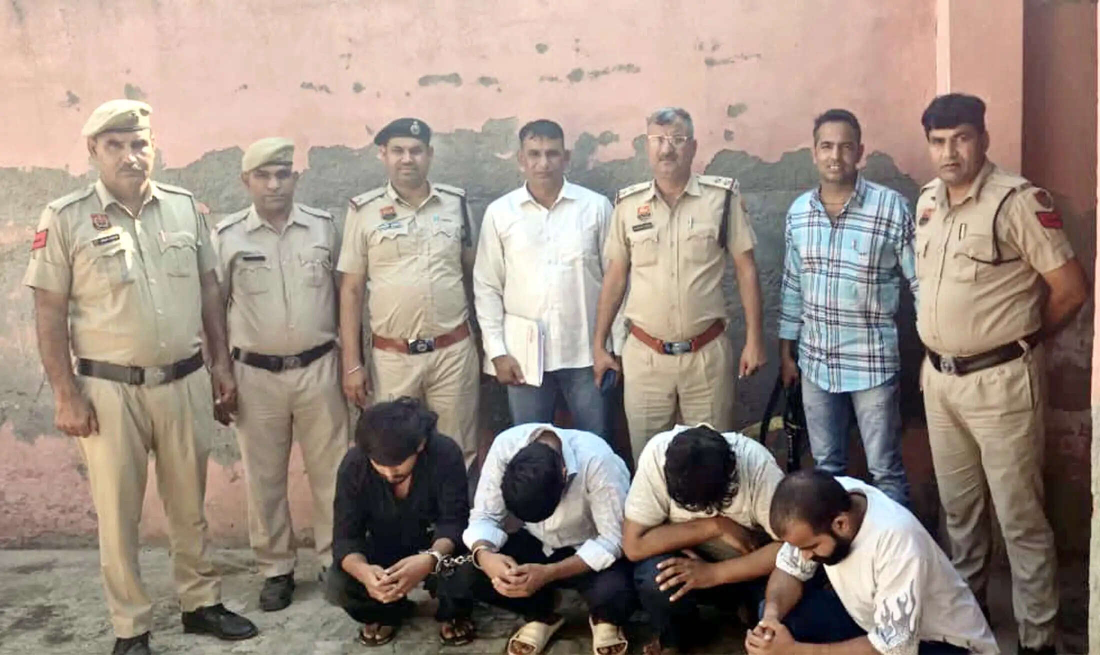 जींद : बैटरी स्क्रैप व्यापारियों से पांच लाख लूट के चार आरोपित गिरफ्तार