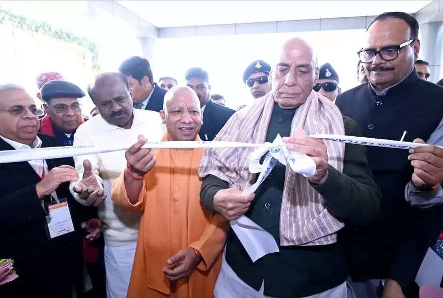 यूपी में बनेगा सेनाओं के लिए हथियार, गोला-बारूद और लड़ाकू जहाजों का सामान : राजनाथ सिंह