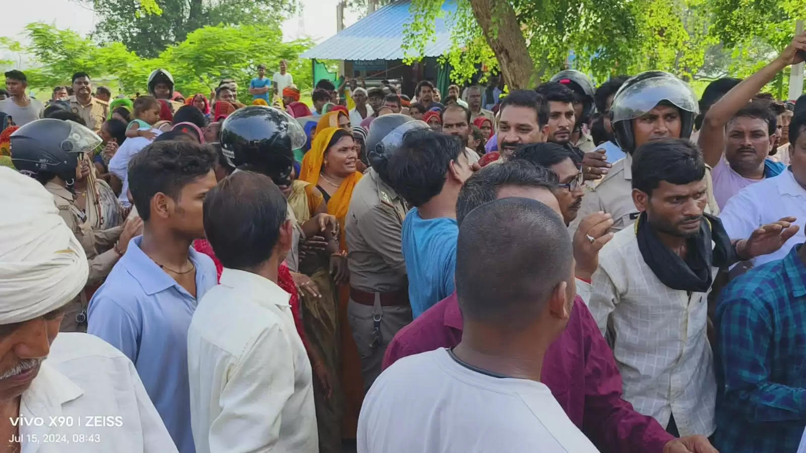 मालवाहक मैजिक की चपेट में आकर युवा सब्जी विक्रेता की मौत