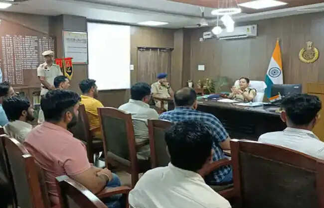 नारनौल:होटलों में आईडी के बगैर किसी को न ठहराएं