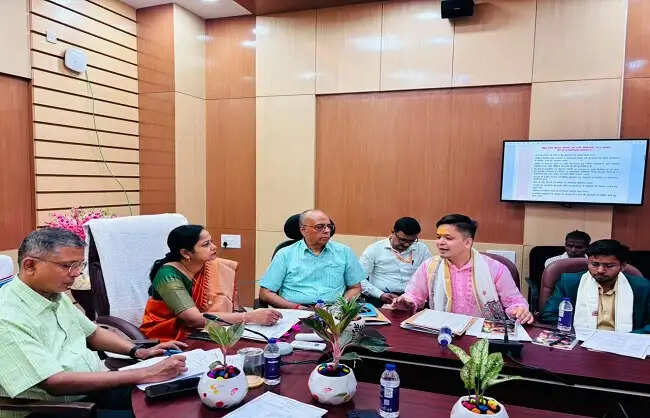 समाज कल्याण विभाग की मंत्री की अध्यक्षता में राज्य किन्नर कल्याण बोर्ड की बैठक संपन्न
