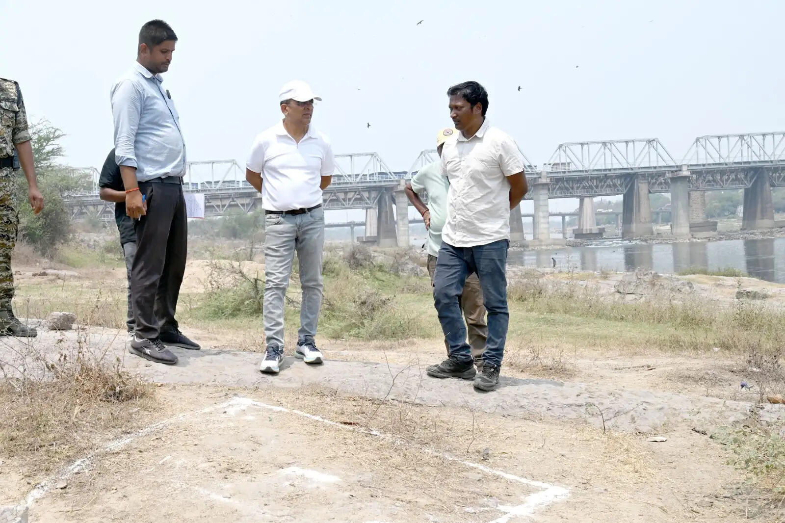 जांजगीर-नैला में जल आवर्धन योजना का कलेक्टर ने किया निरीक्षण, हसदेव से घर-घर पहुंचेगा शुद्ध पानी