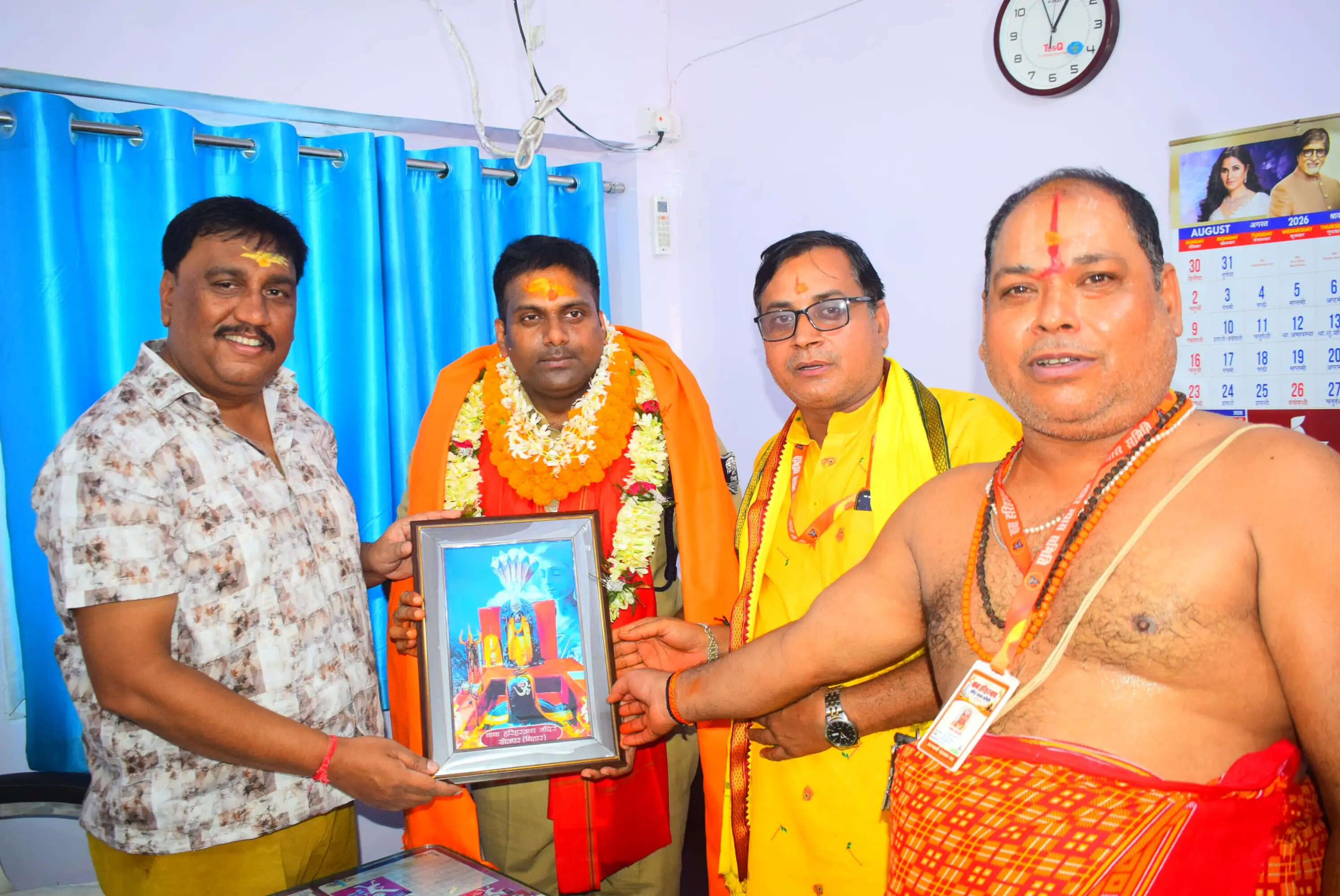 पटना ए टी एस जॉइन करने से पहले एसएसपी विनीत कुमार ने बाबा हरिहरनाथ का किया रुद्राभिषेक