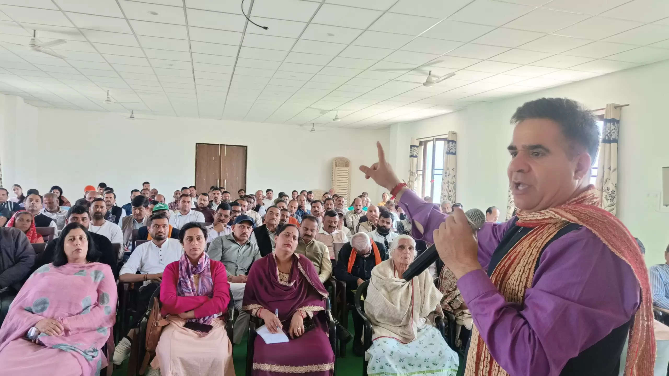 रैना ने उधमपुर में लोकसभा प्रत्याशी के लिए प्रचार किया