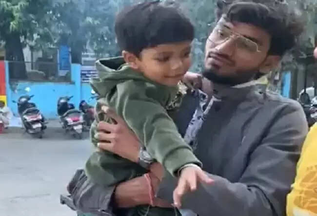 इंदौर की मासूम बेटी की मदद के लिए आगे आए सेलिब्रिटी, सोनू सूद ने जनता से अपील