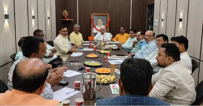 समाज में सबको साथ लेकर चलने की भावना जरूरी : स्वांत रंजन