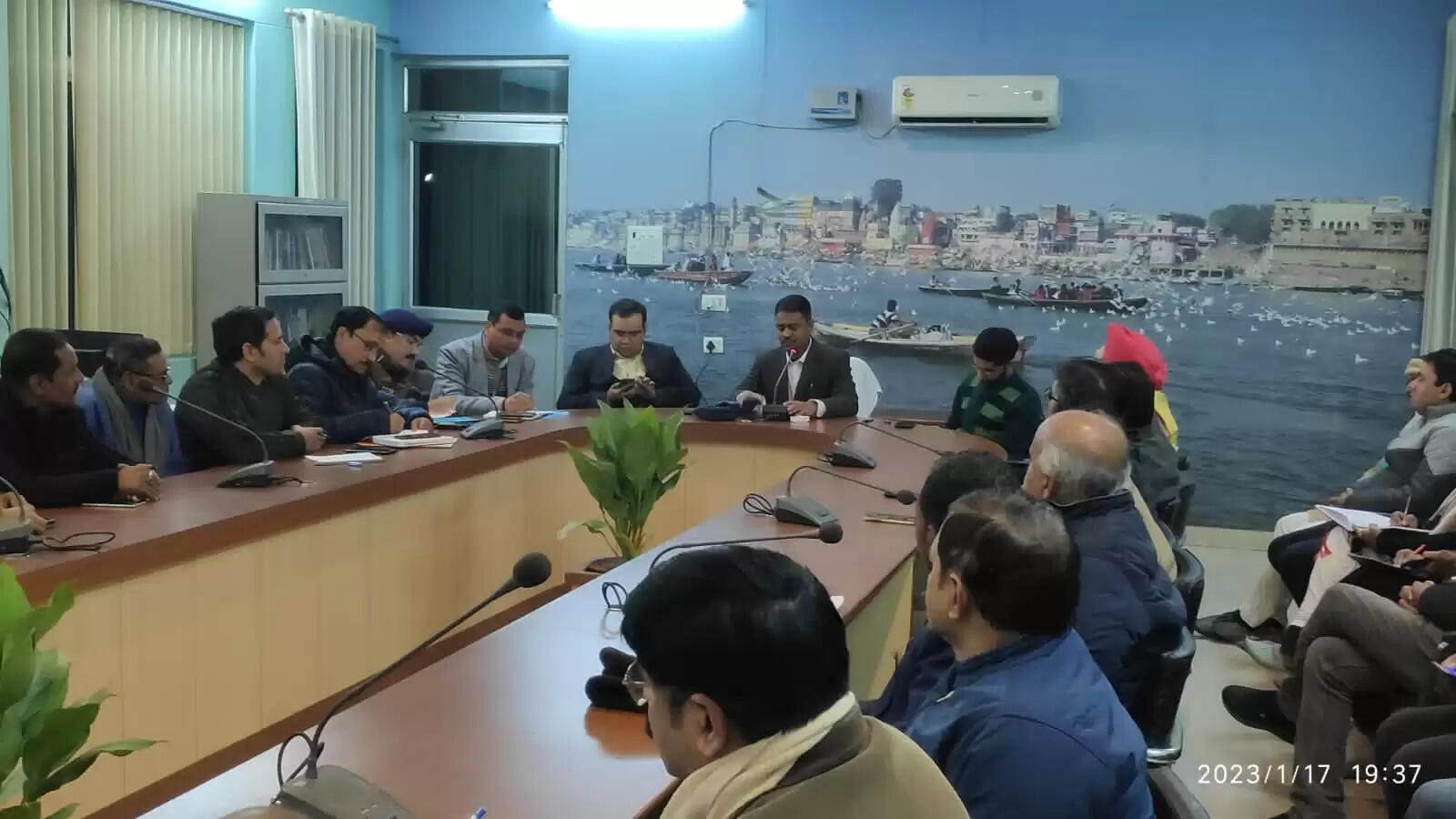 वाराणसी में जी-20 की तैयारियों ने जोर पकड़ा, जिलाधिकारी ने की समीक्षा बैठक