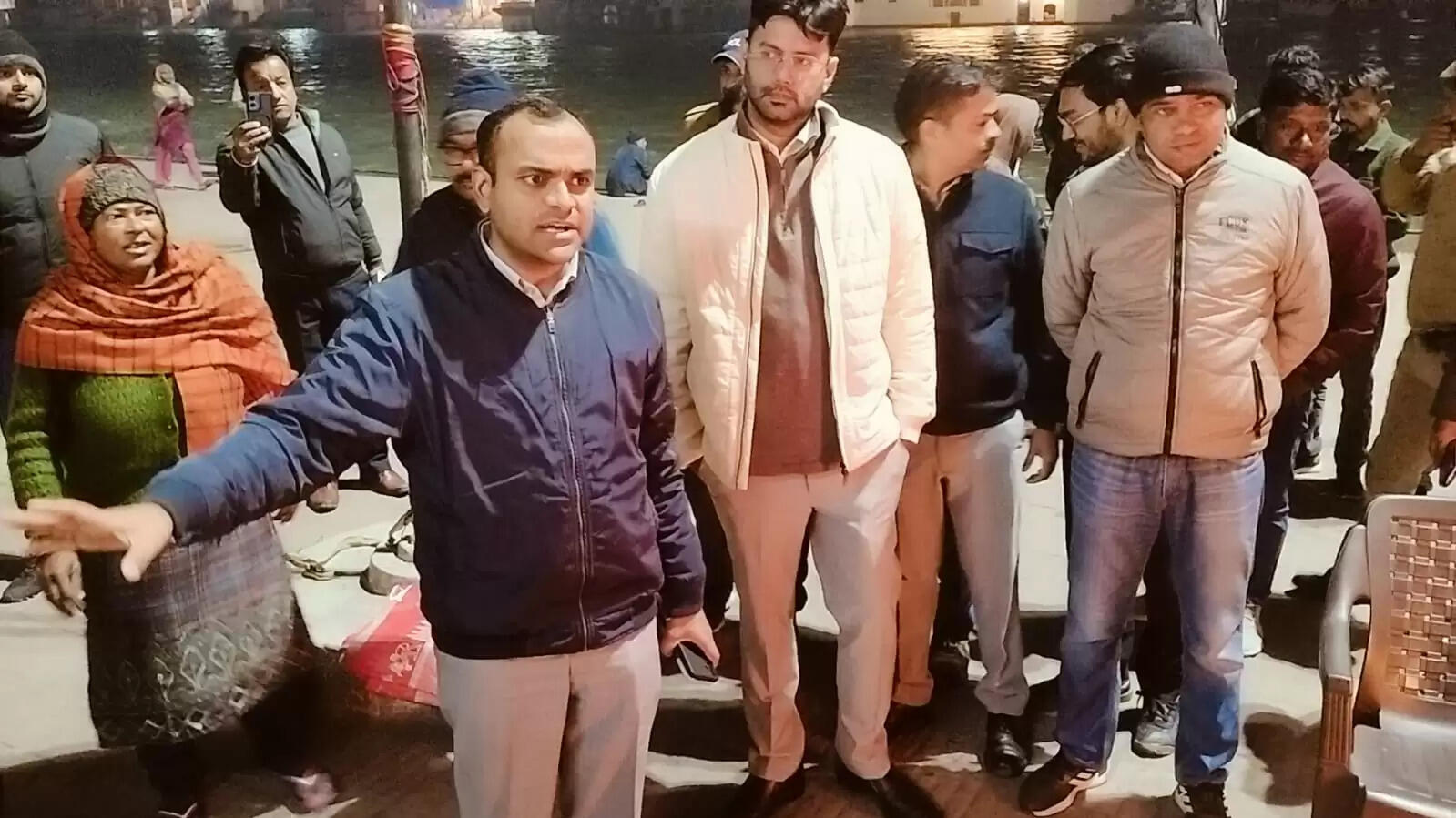 रेन बसेरों में किसी से भी कोई शुल्क न लिया जाए : जिलाधिकारी