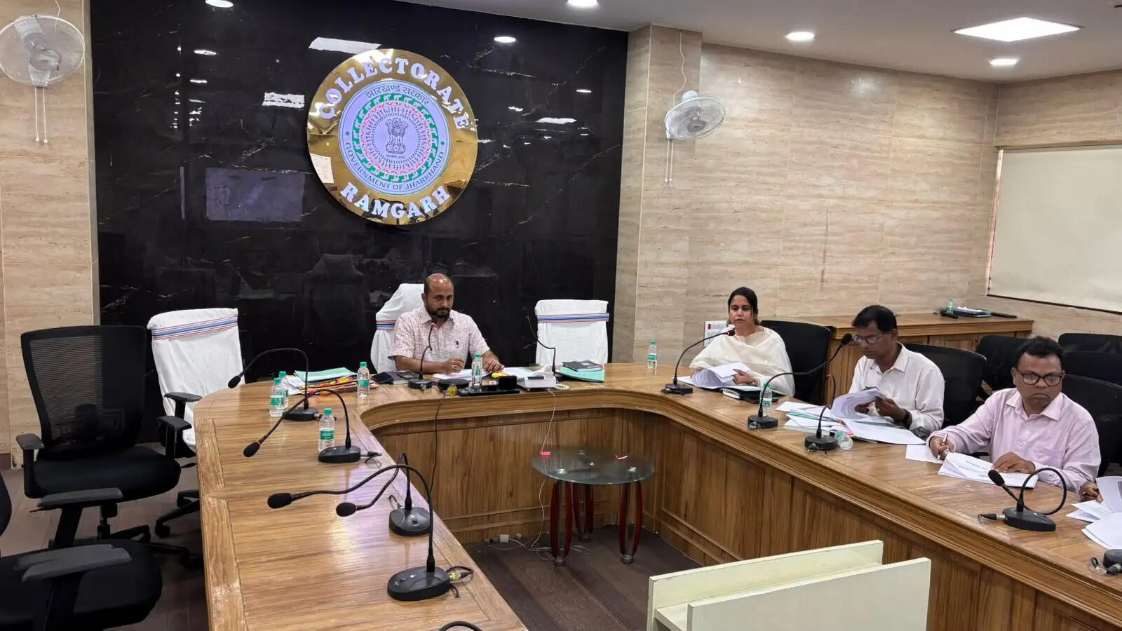 राशन नहीं लेने वाले&nbsp;कार्डधारियों का कार्ड रद्द कर नए योग्य लाभुकों का जोड़ें नाम : डीसी