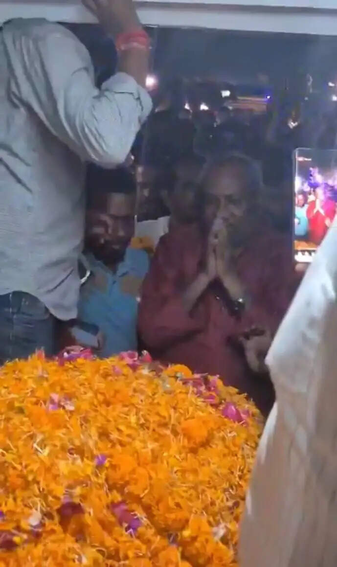 मंत्री संजय निषाद ने रामगोविंद चौधरी को दी श्रद्धांजलि, निधन को बताया अपूरणीय क्षति