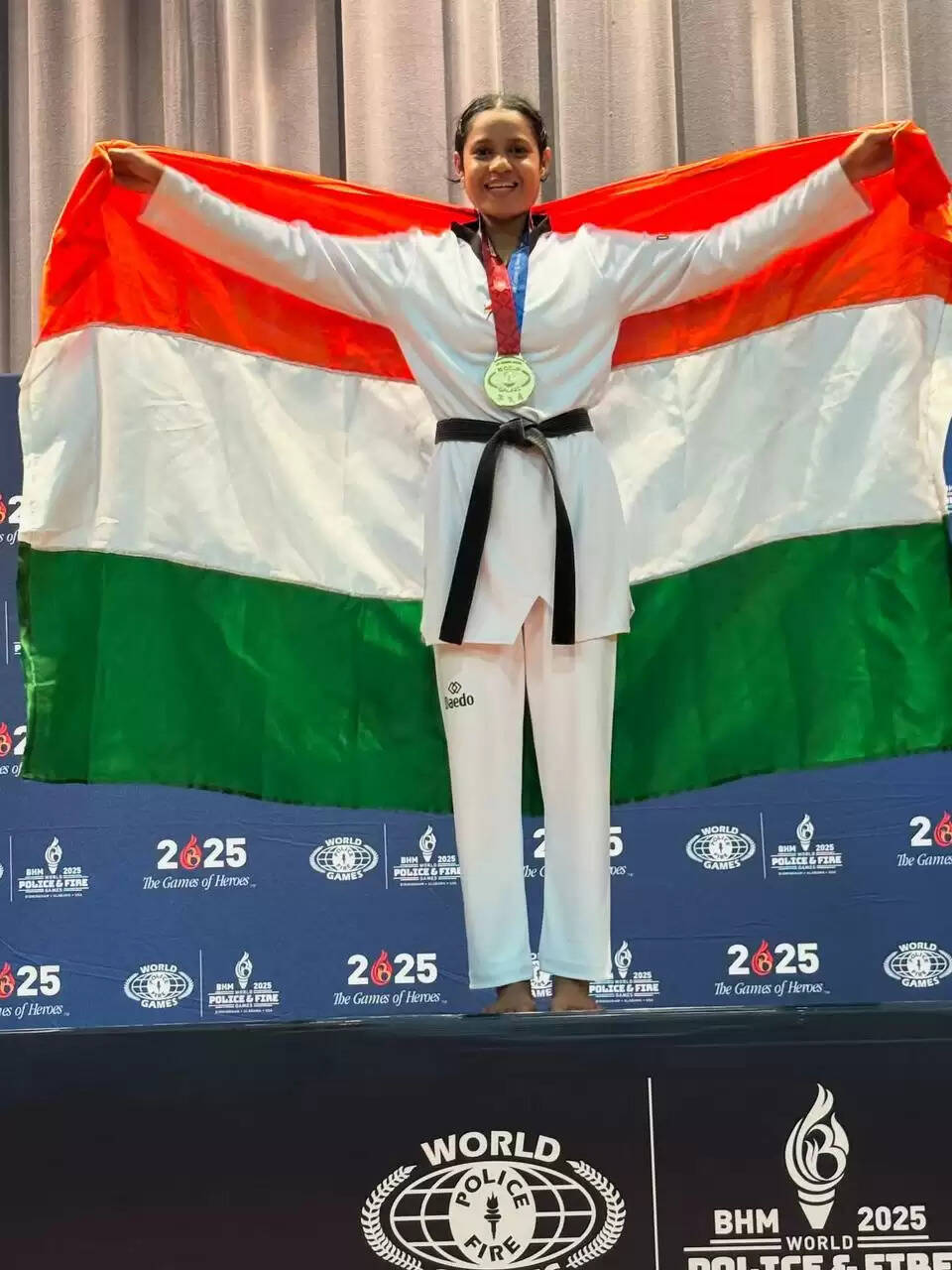 वर्ल्ड पुलिस फायर गेम में सीमा कनौजिया ने जीता स्वर्ण पदक
