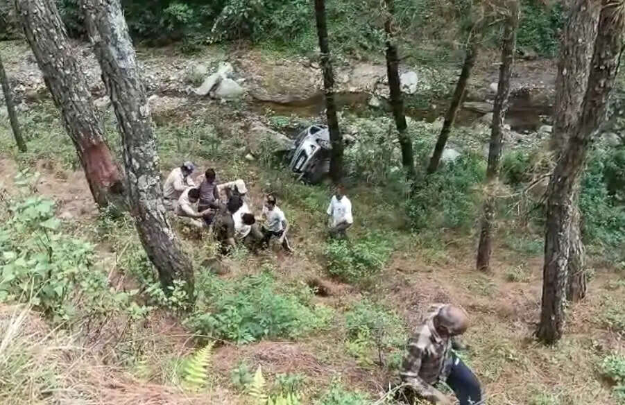 शकांचुला धौलछीना के समीप कार दुर्घटनाग्रस्त एक की मौत