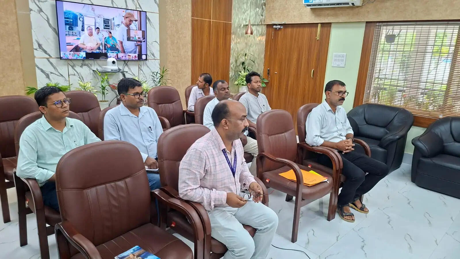 जिलाधिकारी ने की टीबी उन्मूलन कार्यक्रम एवं आयुष्मान भारत योजना की समीक्षा