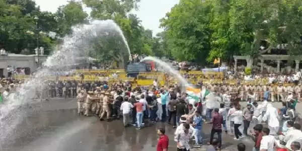 कोटा में विरोध प्रदर्शन के दौरान डोटासरा ने किया भजनलाल सरकार पर तीखा हमला