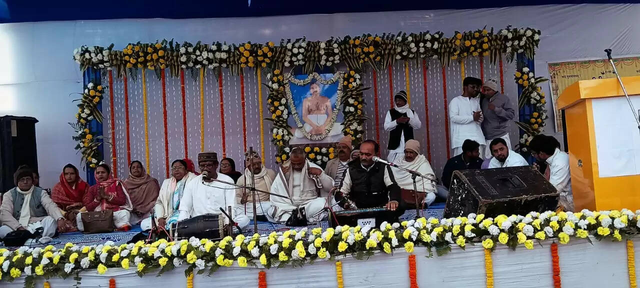 फारबिसगंज में श्रीठाकुरजी का 138वां जन्मोत्सव धूमधाम से संपन्न, गाजे-बाजे के साथ निकली शोभायात्रा