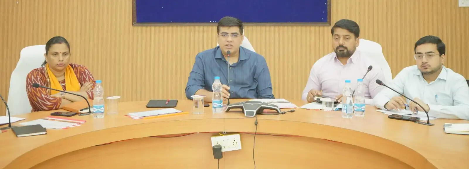 कोरबा कलेक्टर कुणाल दुदावत ने की विभागीय योजनाओं और निर्माण कार्यों की समीक्षा