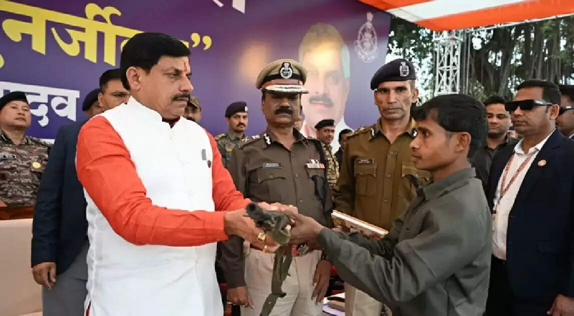 (वार्षिकी) मध्य प्रदेश 2025 में हुआ नक्सल मुक्त, सुरक्षा से विकास तक का ऐतिहासिक सफर