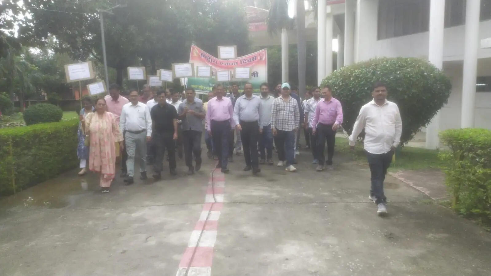 राष्ट्रीय एकता और अखंडता बनाए रखना प्रत्येक नागरिक का सामूहिक दायित्व : प्रो. अखिलेश कुमार सिंह