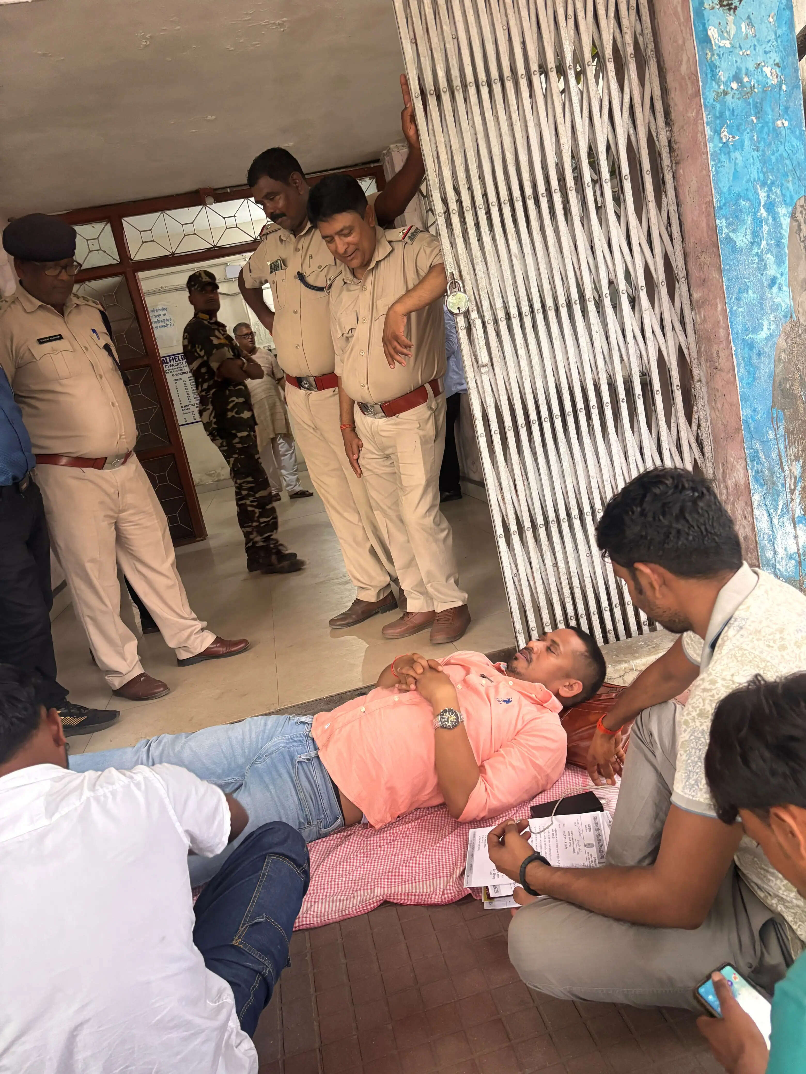 जेएलकेएम 11 सूत्री मांगों पर अड़ी, सात दिन में पहल नहीं तो होगा आंदोलन