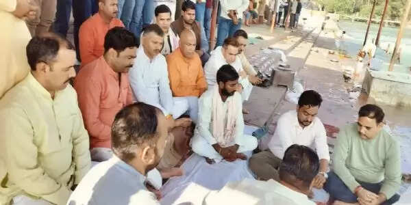 संघ के वरिष्ठ प्रचारक स्नेहपाल की अस्थियां गंगा में विसर्जित