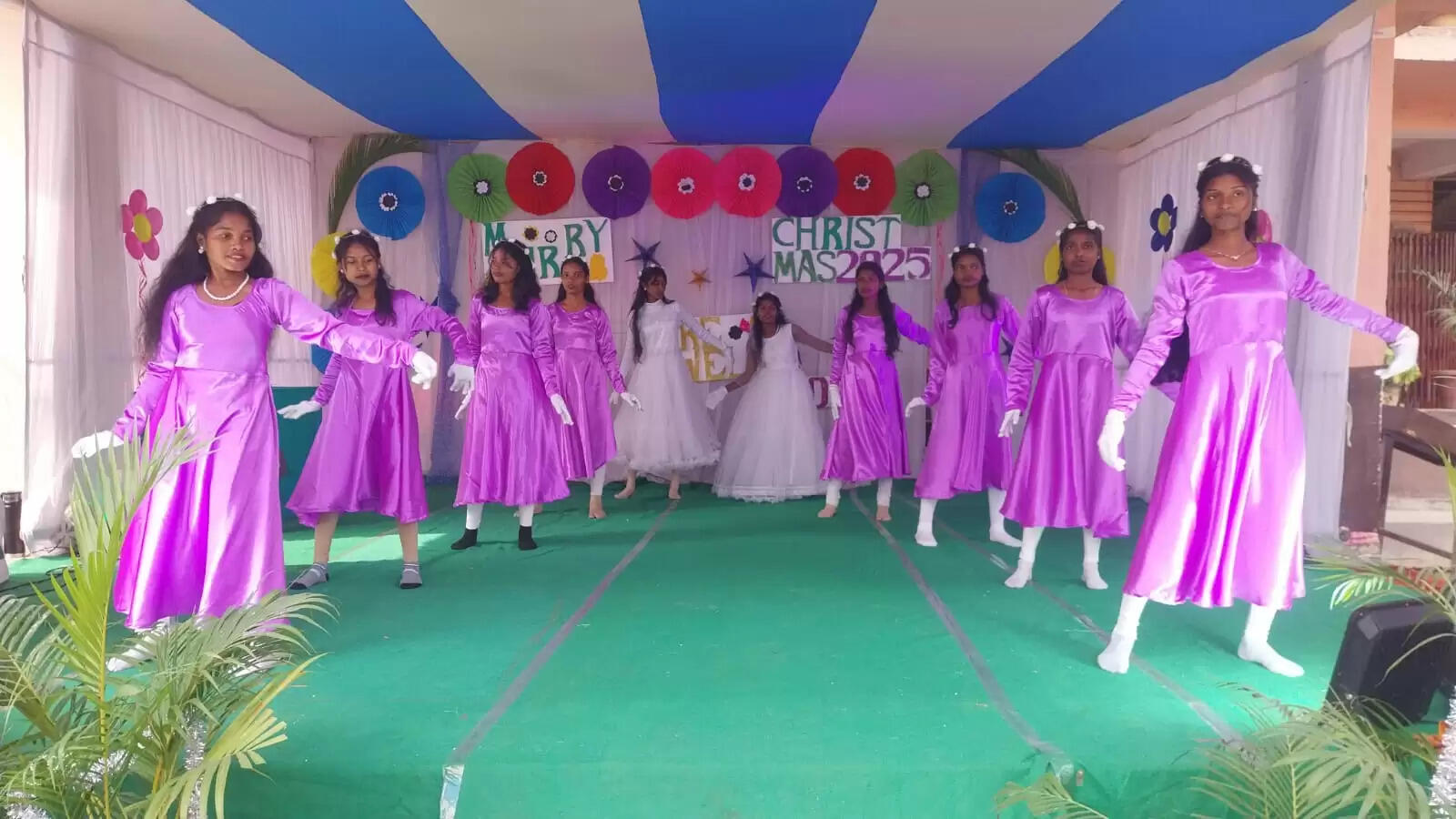 रांची के जेडीएम इंटर कॉलेज में क्रिसमस गैदरिंग, न्यू ईयर सेलिब्रेशन और फेयरवेल समारोह