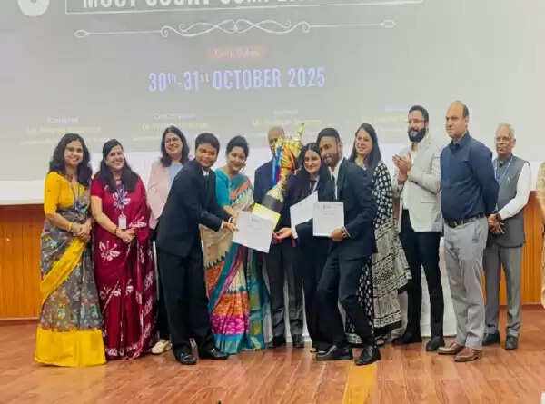इंदौर में आयोजित राष्ट्रीय मूट कोर्ट प्रतियोगिता में बीबीएयू के विधि विद्यार्थियों ने पाया प्रथम स्थान