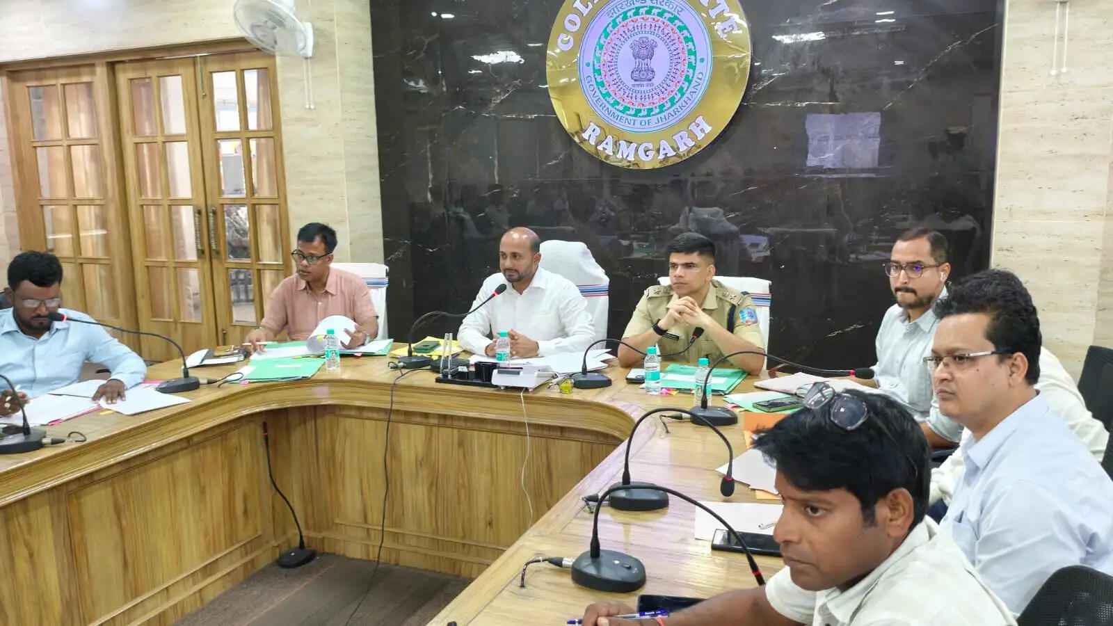 चुटूपालू घाटी में सड़क दुर्घटनाओं में कमी लाने के लिए बढ़ाई जाएगी साइन बोर्ड की संख्या