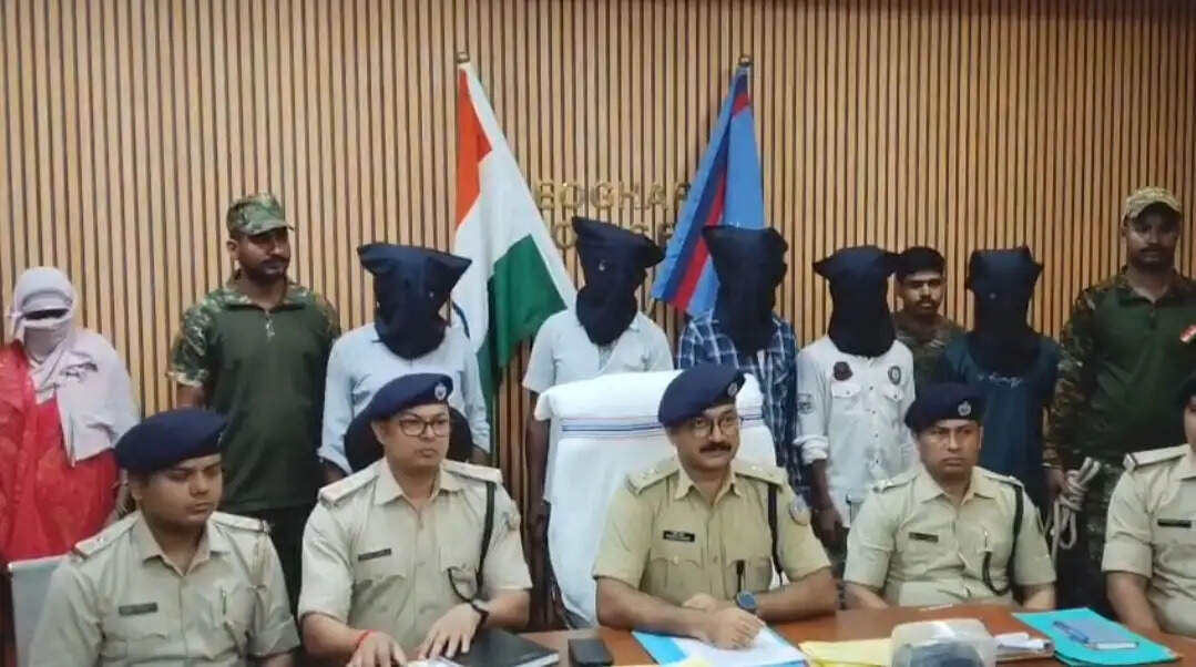 ब्राउन शुगर के साथ छह तस्कर गिरफ्तार