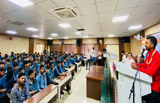नारनाैल में युवाओं ने लिया नशा मुक्त भारत का संकल्प