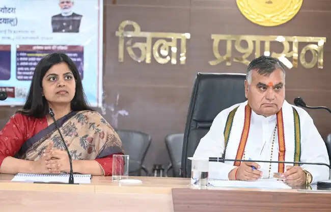 सोनीपत:पात्र लाभार्थियों को बिना भेदभाव योजनाओं का लाभ मिले: सांसद ब्रह्मचारी