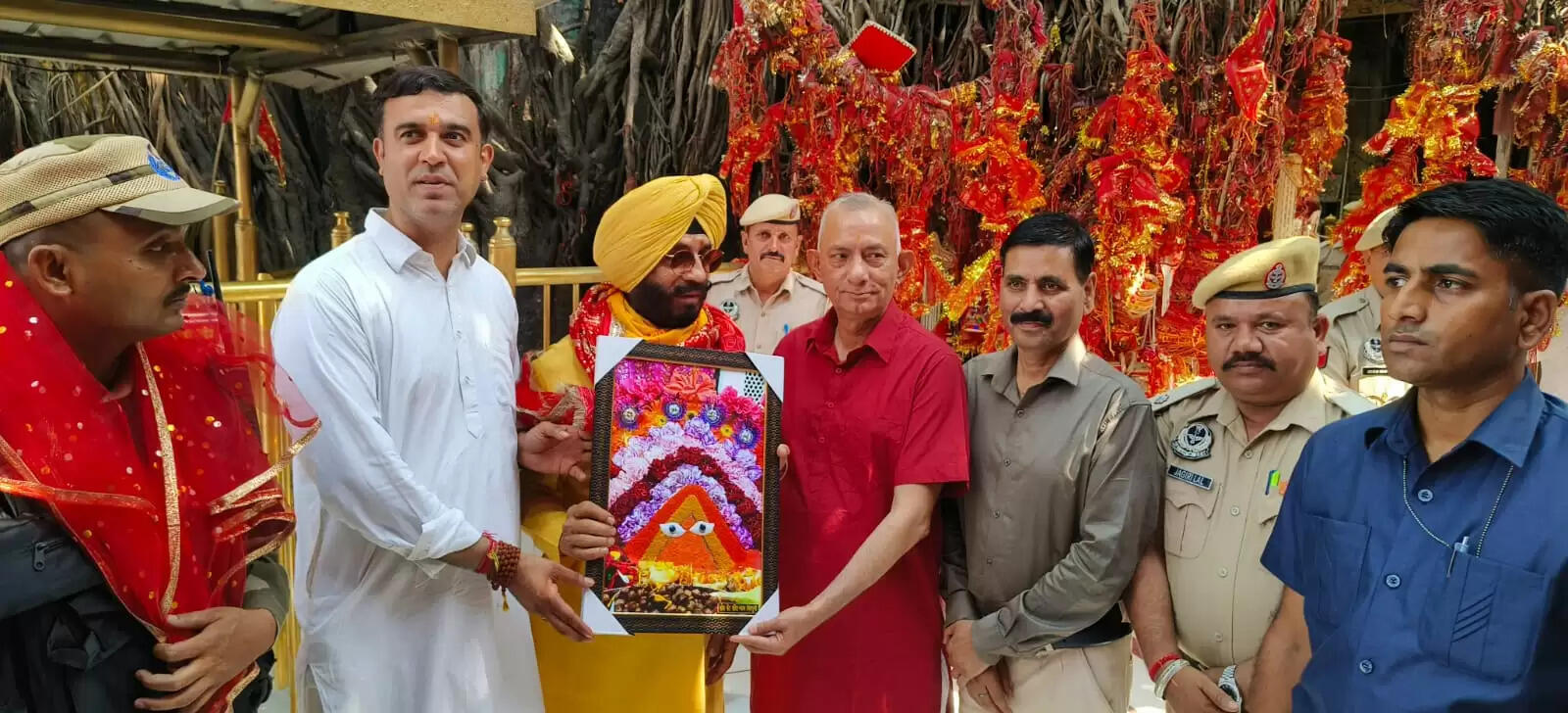 देश के गद्दारों पर बरसे बिट्टा, मां चिंतपूर्णी का लिया आशीर्वाद