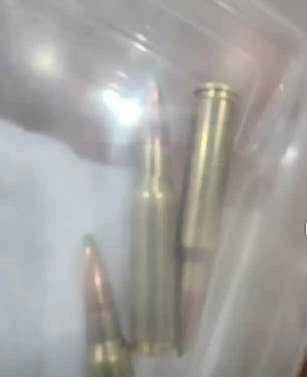 आगरा एयरपोर्ट पर बैग से कारतूस मिलने पर डेनमार्क नागरिक गिरफ्तार