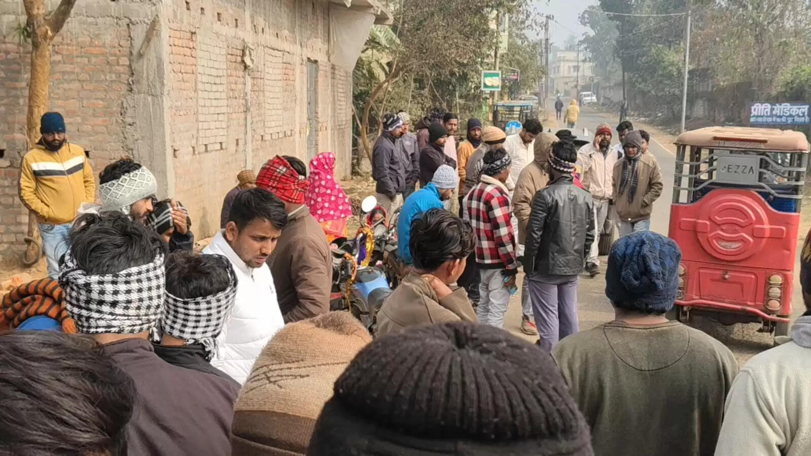 सड़क हादसे में कार सवार युवक की मौत